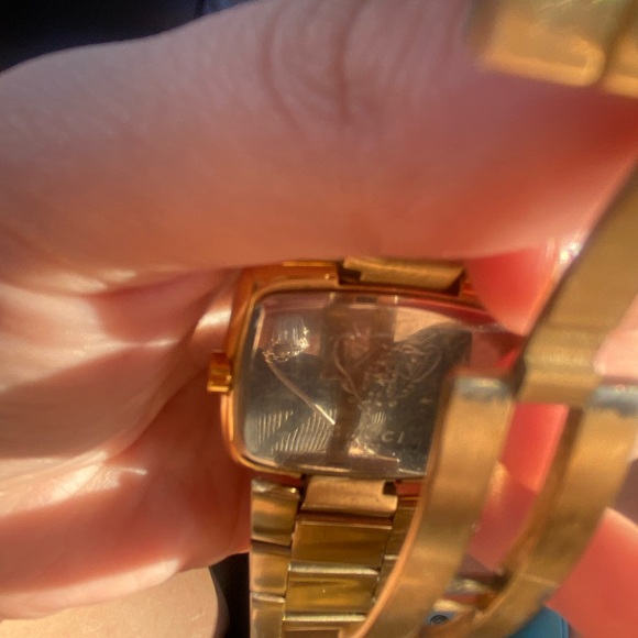 Gucci watch - Picture 3 of 3